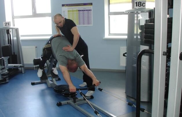 Educazione fisica dei media per l'osteocondosi del lombare